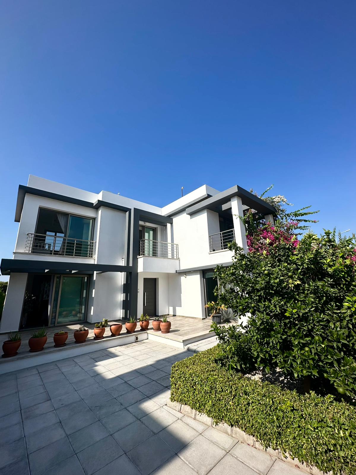 Luxurious 4+1 Villa in Alsancak, Kyrenia